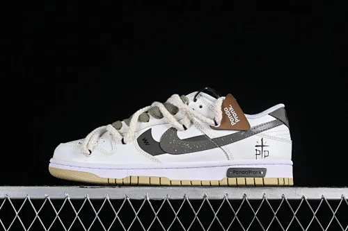 All categories Nk SB Dunk series Nk SB Dunk Low low-top sneakers Nk Dunk Low Panda Prank-Street Racing Flying Cloud Top SB strap low-top casual sneakers DV0833-100